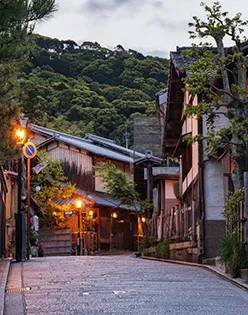 Approach to Kiyomizu-dera Temple